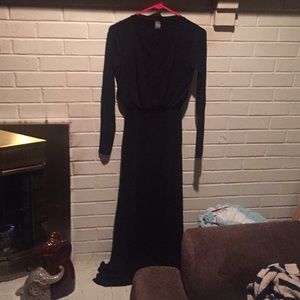 Medium black maxi